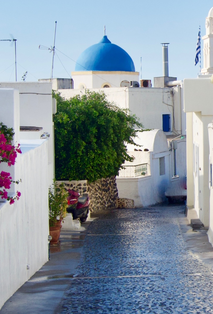 Megalochori in Santorini